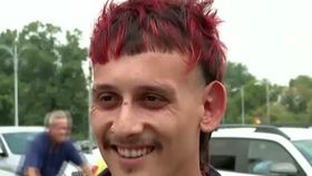 VIDEO Controverse în trafic! Tânăr artist acuză poliția rutieră de testare antidrog pe criterii de înfățișare